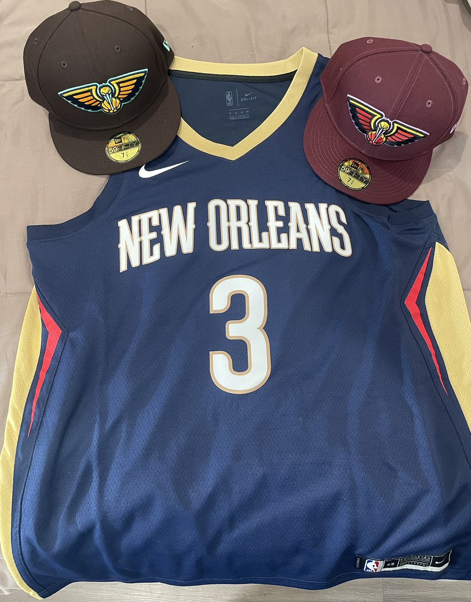 ItsBryan_Bryan's tweet photo. Had to double back and go get right on them hats! Plus my CJ jersey was waiting on me when I got home today! Itโs still #LetsGoPels https://t.co/0RnLetreYZ
