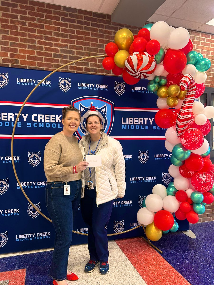 Gift cards have been delivered for our DRIVE Day 3 Whova engagement winners! Congrats to Mr. Gooch from #SCMS, Mr. Geiger from #PEMS and Mrs. Haley from #LCMS! Thank you <a href="/Sumner_COMPASS/">COMPASS</a> for supporting our teachers! #SumnerAchieves #SCS #DRIVE #Education