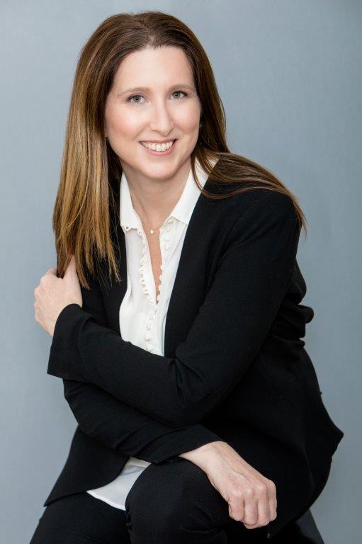 1059TheRegion's tweet photo. This week on our #Discovery podcast block we will be sampling HR Untethered: Navigating HR Realities with Lisa Kay, President &amp; Lead Consultant @PeakPerfHR. This practical guide will help businesses recruit, retain and motivate staff. Tune in at 11:30AM. https://t.co/hle4Ar5nlp