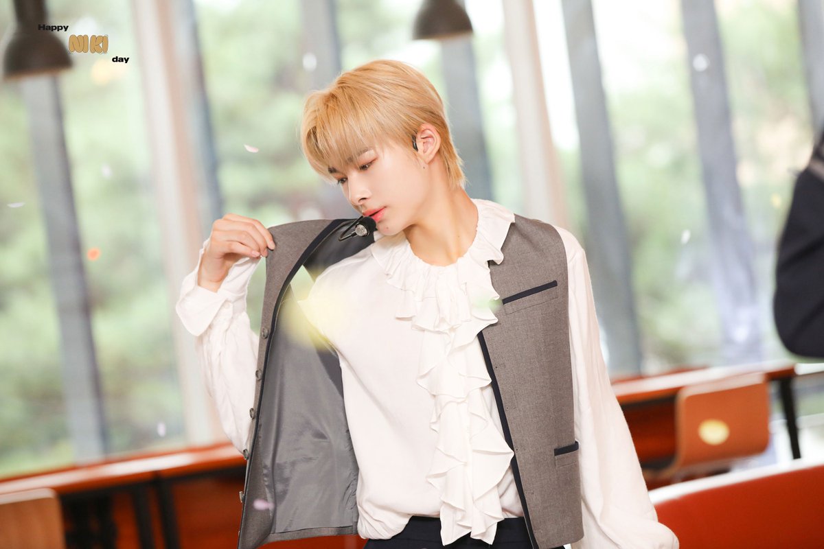 (2/3)

<a href="/ENHYPEN_members/">ENHYPEN</a> <a href="/ENHYPEN/">ENHYPEN OFFICIAL</a> #ENHYPEN #엔하이픈 #NI_KI #니키