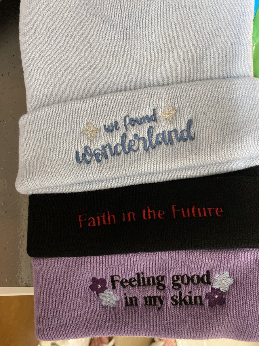 HELLO ?!?? THEYRE SO FUCKING CUTE <a href="/AlwaysKindness_/">AlwaysKindnessCo</a> IM IN LOVE AND HAVE A NEW FAVORITE WINTER ACCESSORY
