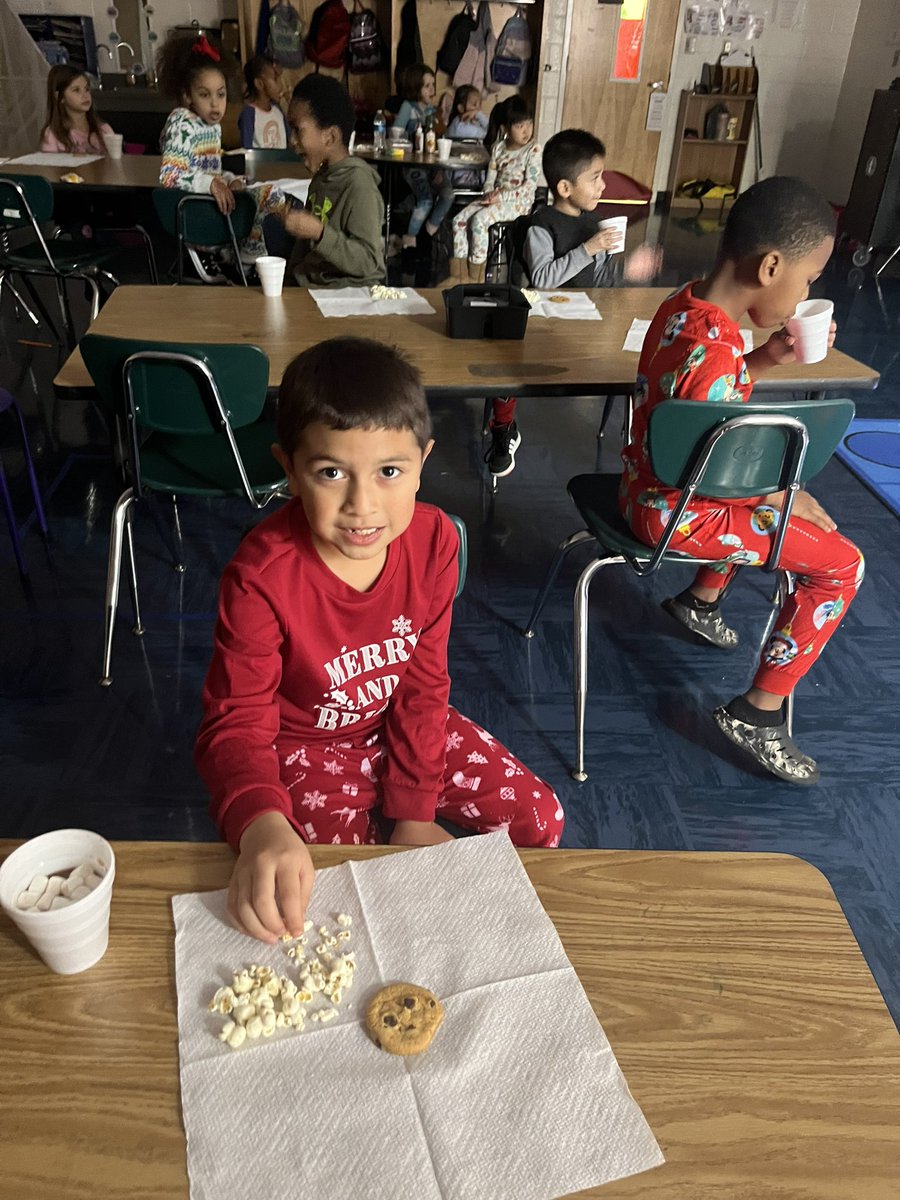 garrison3_mrs's tweet photo. Today was an exciting day at UGE! We had Polar Express Day. We wore our pajamas, watched Polar express and had hot chocolate. We also had a surprise visit from the Grinch. 
#winningforkids https://t.co/V7Ckmuq87V