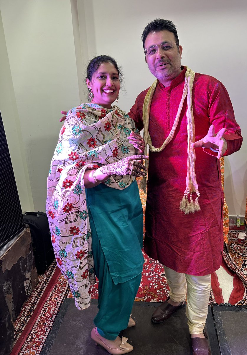 ishivanijindal's tweet photo. Mehndi is a symbol of 🎨art and 🥰beauty together.
🎉 #MehndiCelebration 🎉 https://t.co/vKgbQzUz6l