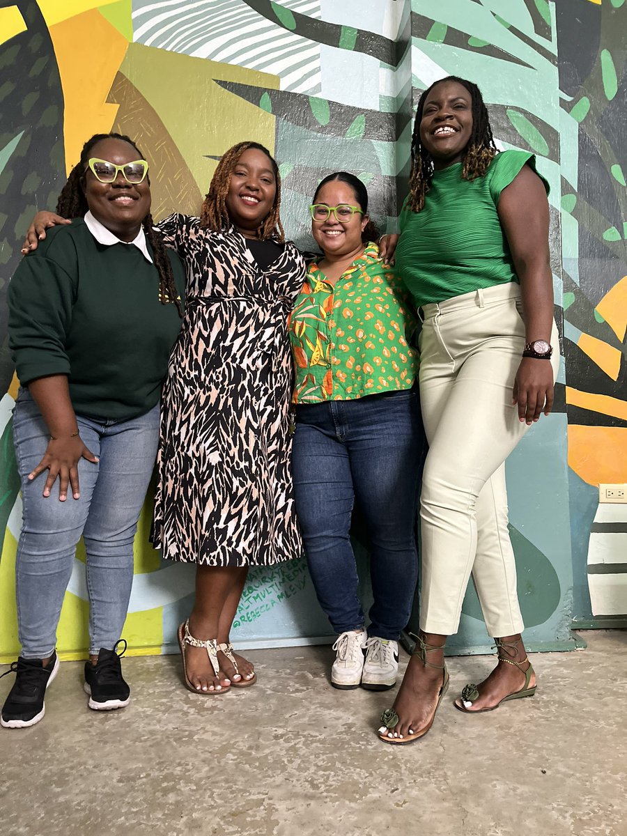 It was my pleasure to share with the creative community today! It was fun sharing insights and networking 🤍
#TheSocialSquare