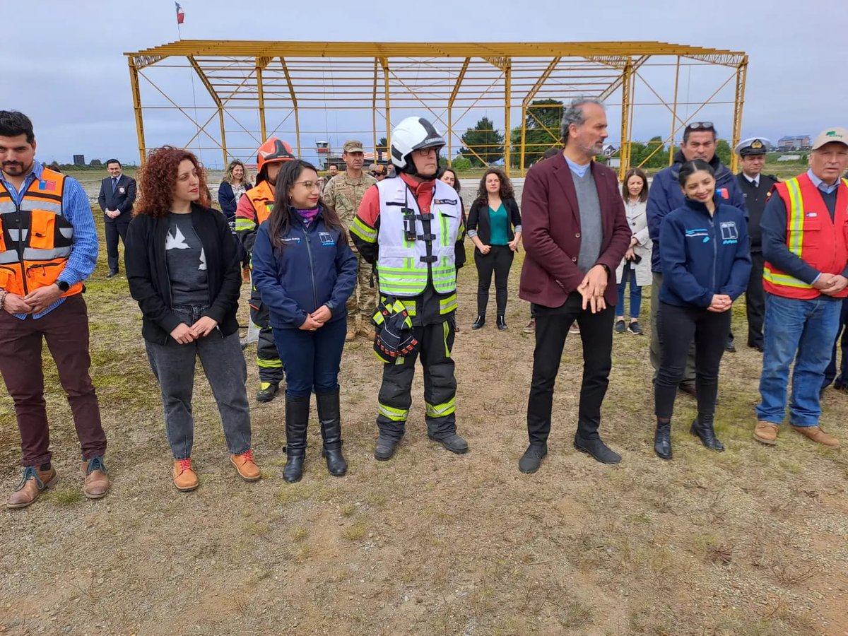 Junto a distintas autoridades y brigadistas de <a href="/conaf_minagri/">CONAF - Corporación Nacional Forestal</a>, Delegada Presidencial Regional <a href="/Giovimoreira/">Giovanna Moreira A.</a>, anunció presupuesto histórico de $1.900 millones, en el marco del Plan de Protección contra Incendios Forestales para la Temporada 2023-2024 para la Región de Los Lagos.