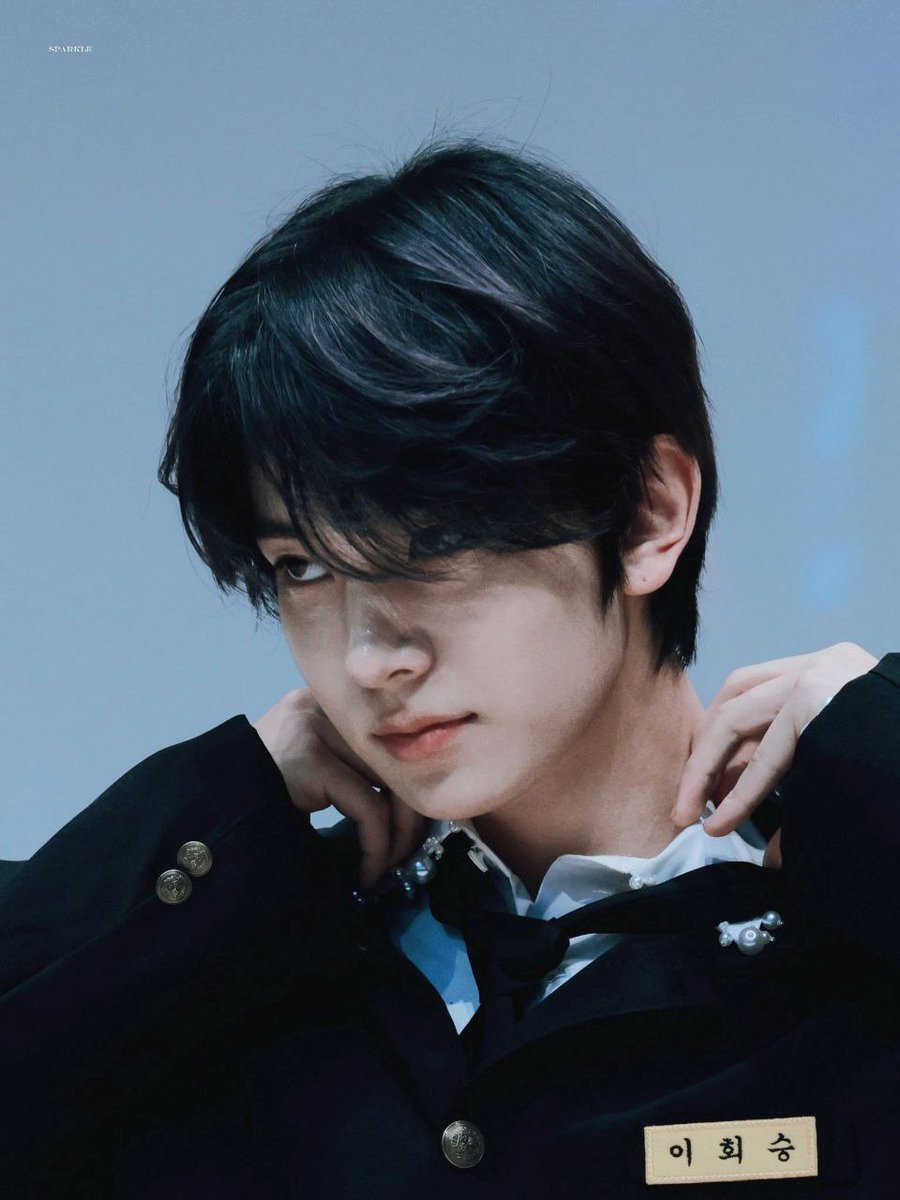 enginafess's tweet photo. gais menurut kalian heeseung cocokan rambut panjang kaya gini apa rambut pendek??🧐 -en https://t.co/tgCCHBwVv0