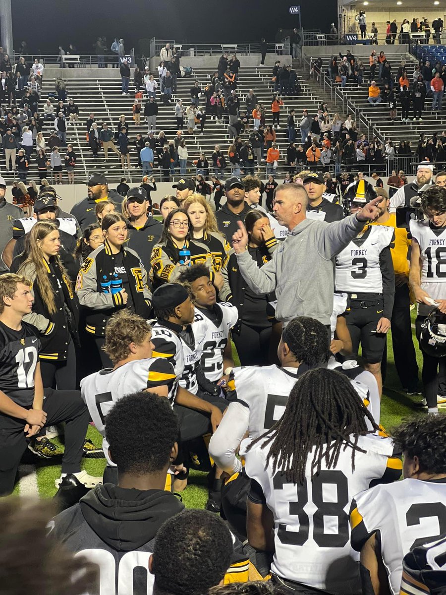 Forney_Rabbits's tweet photo. It’s been an incredible season! Forney High is proud of what our Jackrabbit football team has accomplished! Once a Jackrabbit, Always a Jackrabbit! 🖤💛 https://t.co/axl5wywfai