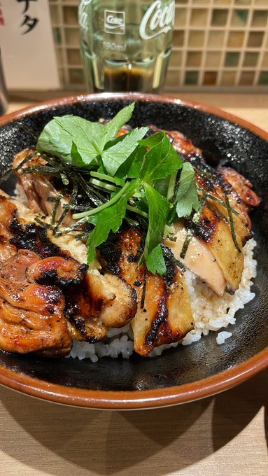 お昼は焼き鳥丼 