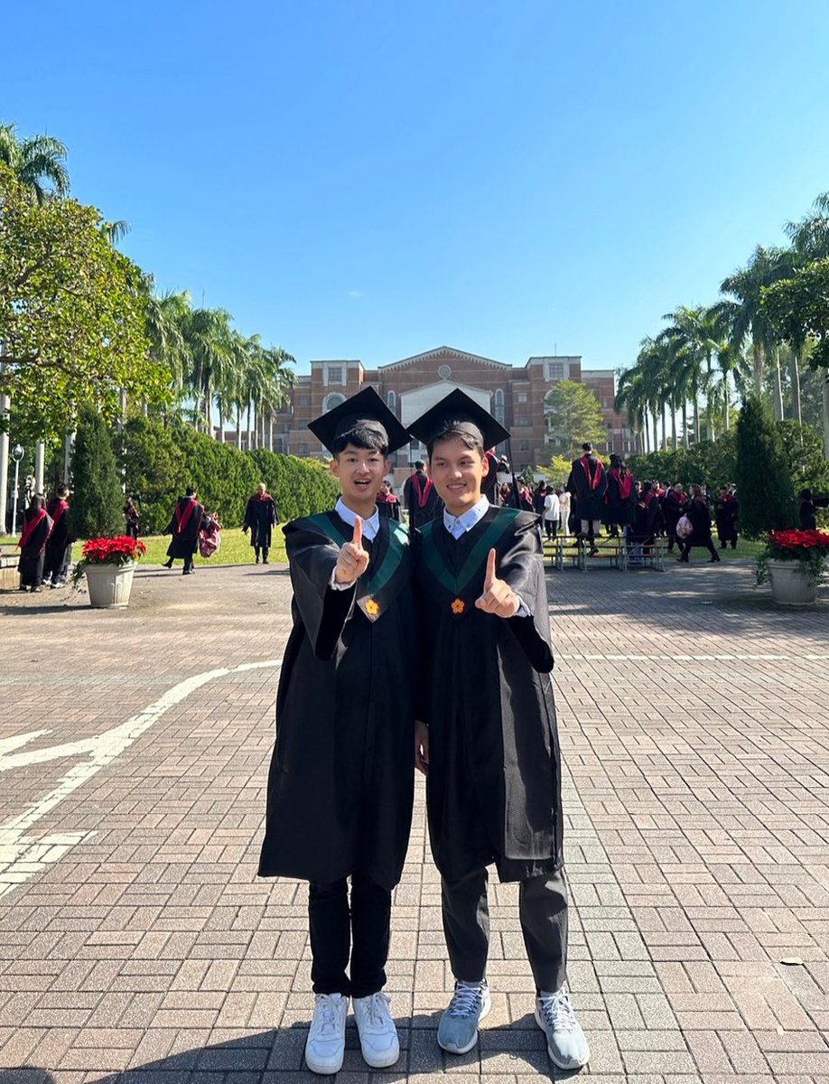 dcc_090909's tweet photo. 看抽到幾號我們就發哪一張
@KyaniteLin https://t.co/tAIVVbnQbs