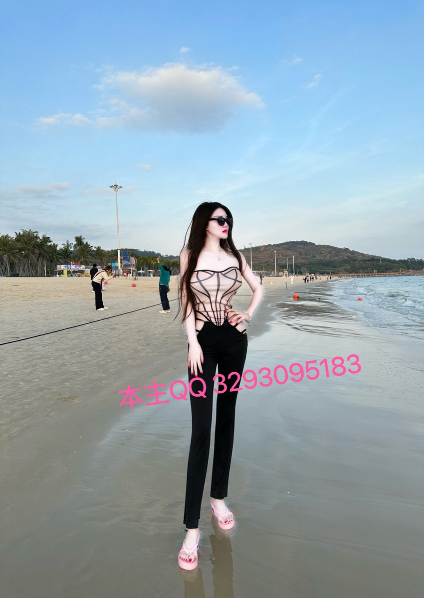 mistresswhensha's tweet photo. 乖，过来用舌头清理干净
#深圳女王 #女S #丝袜 #SM #Mistress #BDSM #Femdom #Dominatrix #调教 #男奴 #厕奴 #黄金 #圣水  #狗奴 #恋足 #踩踏 #高跟 #tramplin https://t.co/PdOnCM2Ysd