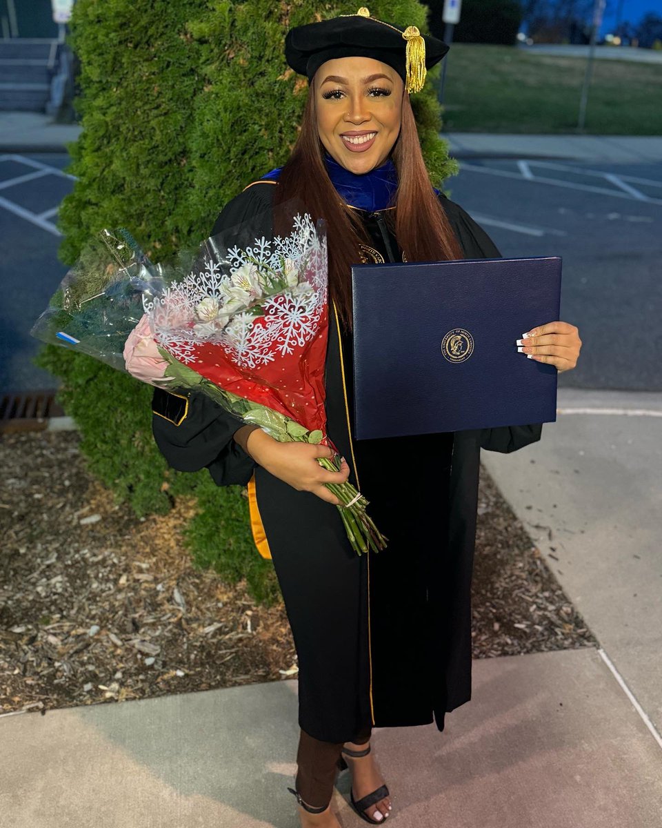 Majorly_T's tweet photo. I present to you,
Dr. Tyler Clark 🎉🤞🏽 https://t.co/Yd62j1q486