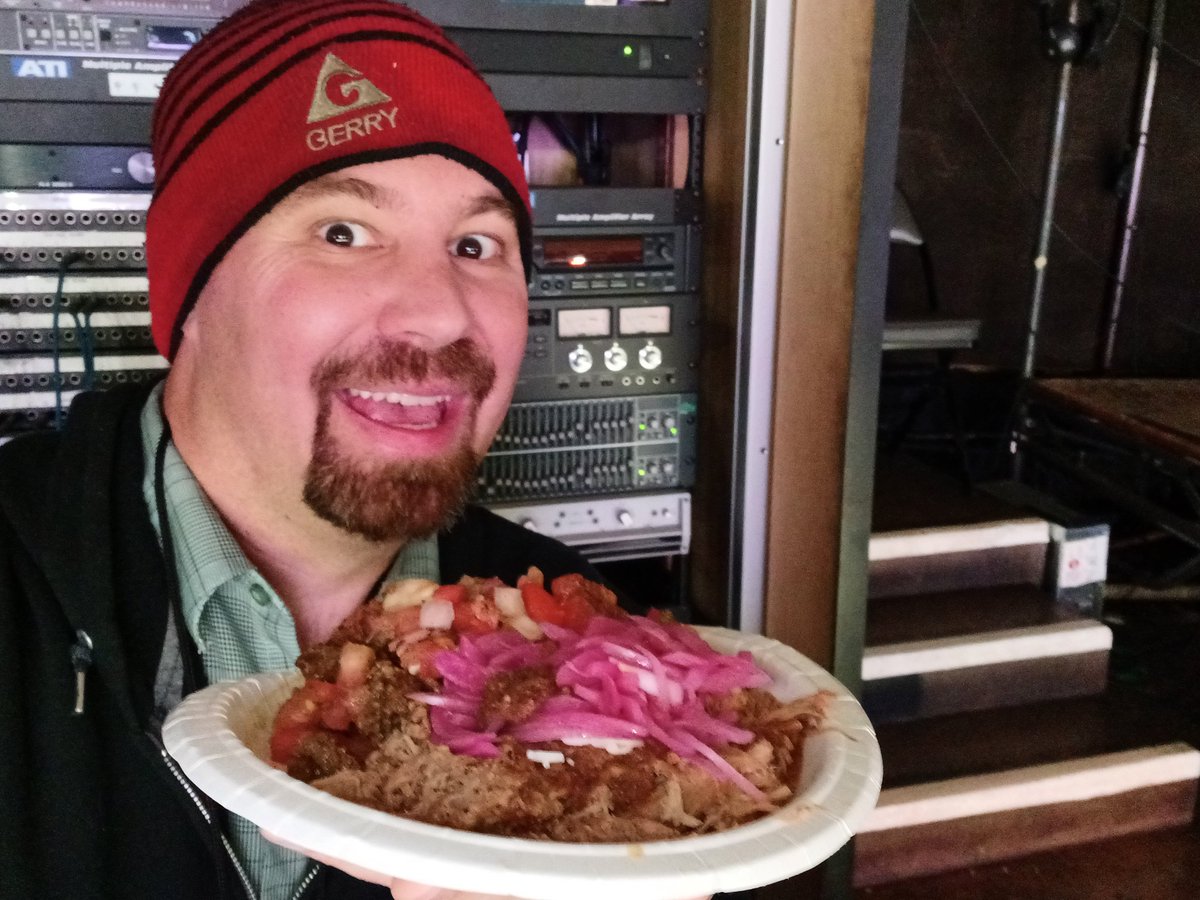 davetaylorradio's tweet image. Always need to throw some veggies on top. - Day 342 of the 9th and not the final year - 3649 days in a row of food selfies - Pulled chicken and ground beef - #day342 #day3649 #pulledchicken #groundbeef