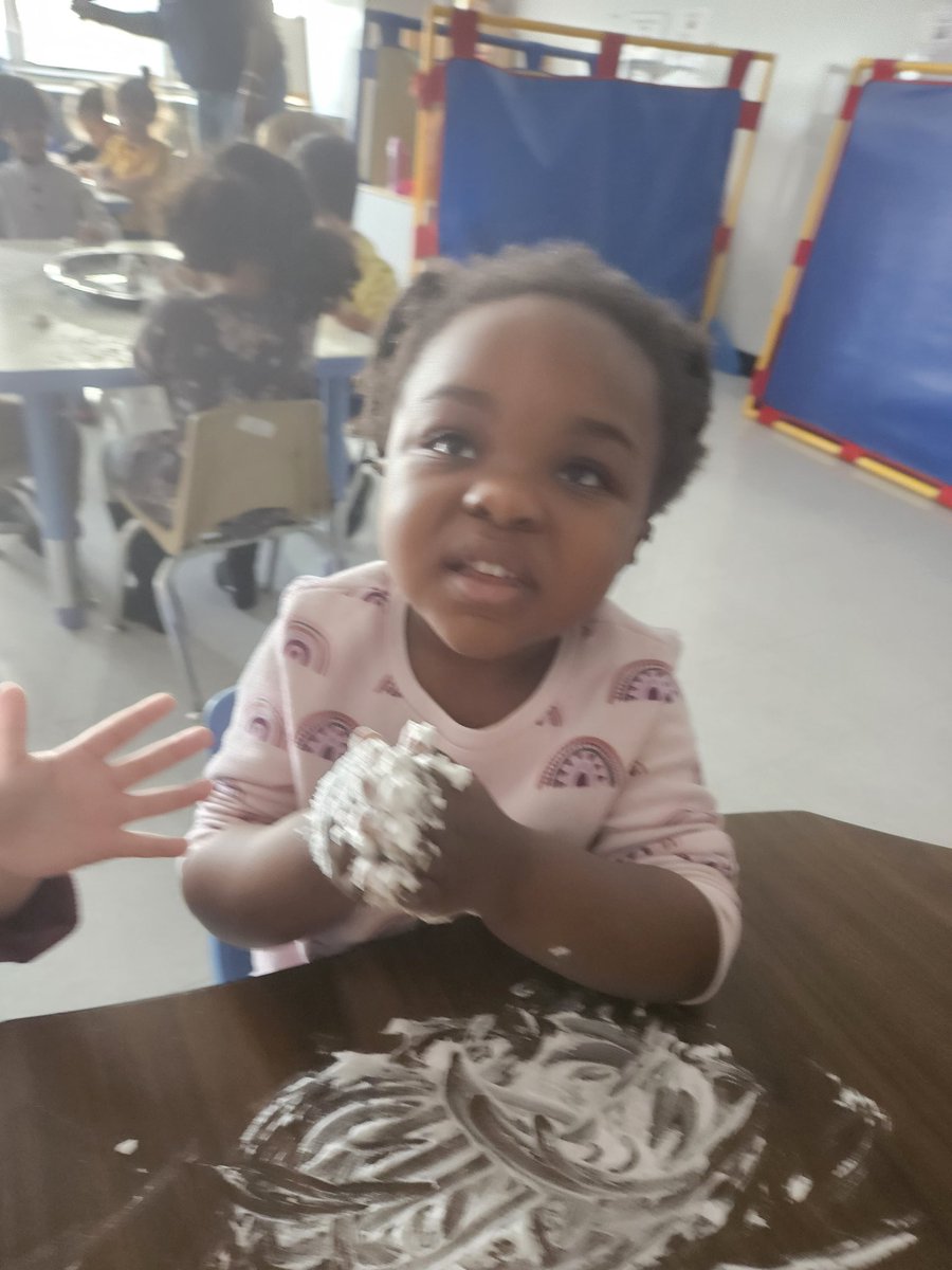 Mrs_Sigle's tweet image. We had so much fun making snow with Ms. Phillips class! Some friends made balls while others just found some sensory input 😆 #Snow #BuddyClass #Integration @NBTECC
