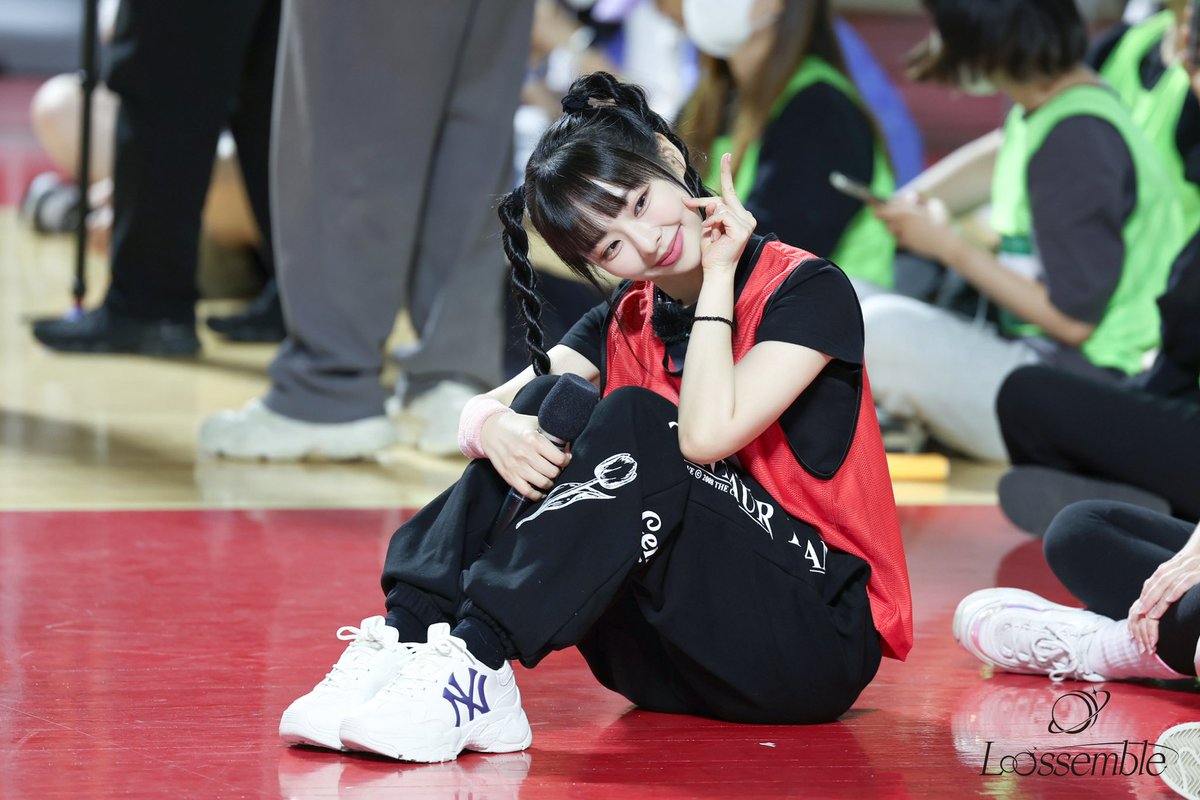 vivi archive tweet media