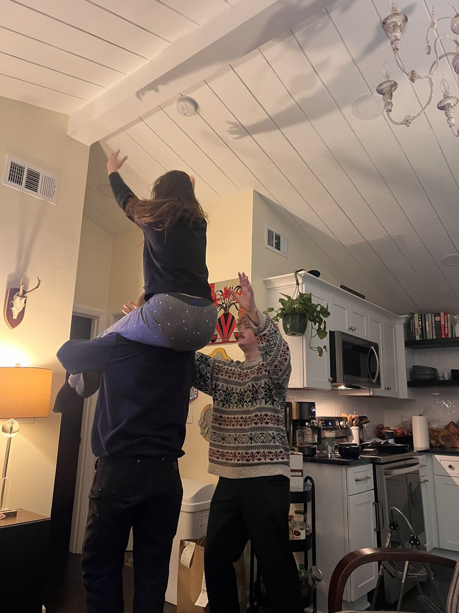 pasta_lloyd's tweet photo. how many mom rockrs does it take to change the fire alarm batteries? https://t.co/eNjn6zgHOL