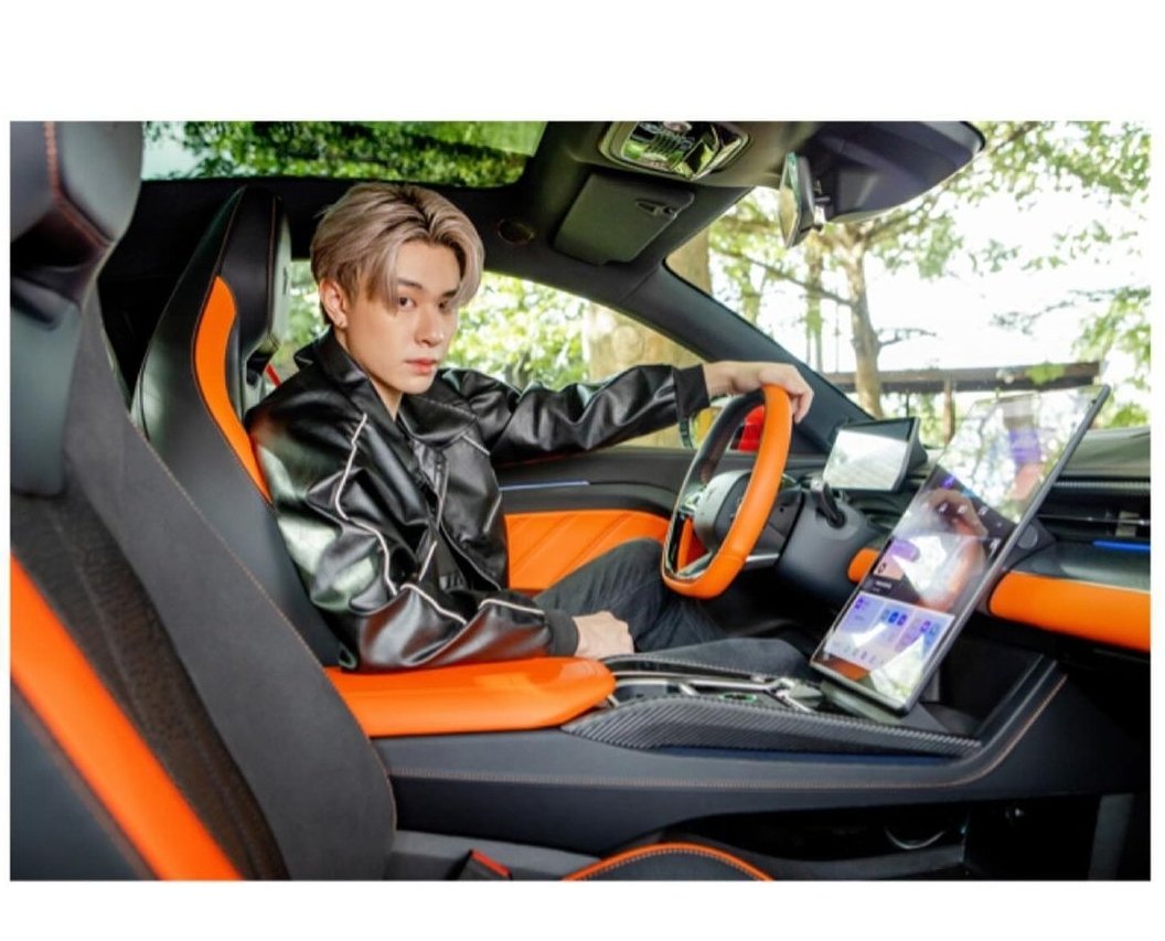 ChRungna's tweet image. 🚘รถหล่อมากครับ❤️‍🔥เริ่ดทั้งรถทั้งนายแบบ หล่อเท่ห์ ดูดีขนาดนี้ พรีเซ็นเตอร์ต้องเข้าแล้วน๊า 

ปล.วันนี้เต็มที่เลยนะครับ ส่งใจไปเชียร์รัวๆๆๆๆๆ🫶🏻❤️😉

#NetaAutoThailand
#MotorExpo2023
#NETAGT 
#รถยนต์ไฟฟ้า 
#JackieJackrin