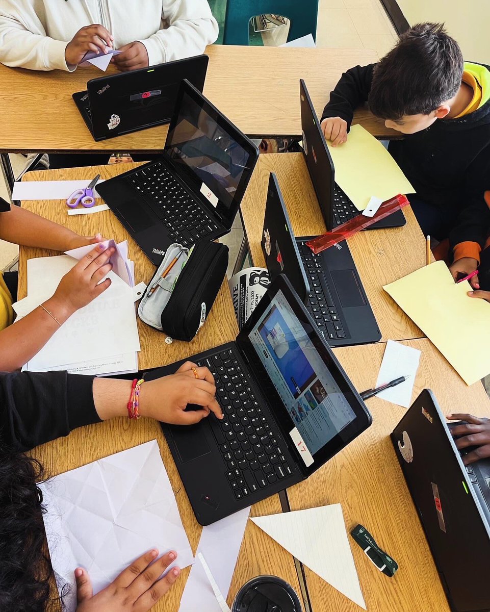 city_leisure's tweet photo. In Mrs. Jackson’s Upper Academy Gifted Class students learned about animal intelligence. They also worked in peer groups on a research and oral presentation: “How to make an origami version of an animal.” #mdcpsgiftededweek #lck8buildingalegacyinourcommunity @MDCPS @MDCPSSouth https://t.co/w4coa4fdhP