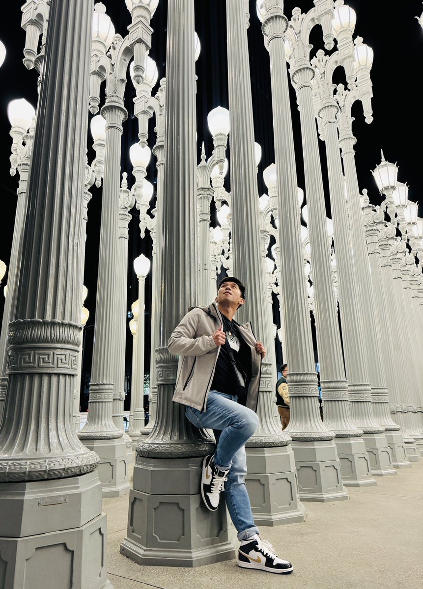 iam_kenito's tweet photo. Lost in LACMA #SurrealBeauty #TimelessMasterpieces https://t.co/9pS1FYr2SS