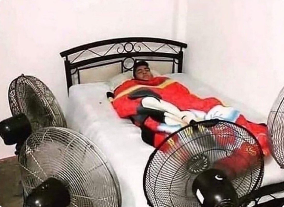 TheAfolaranmi's tweet photo. when you're hot but you can't sleep without a blanket https://t.co/x12NBrX9j3