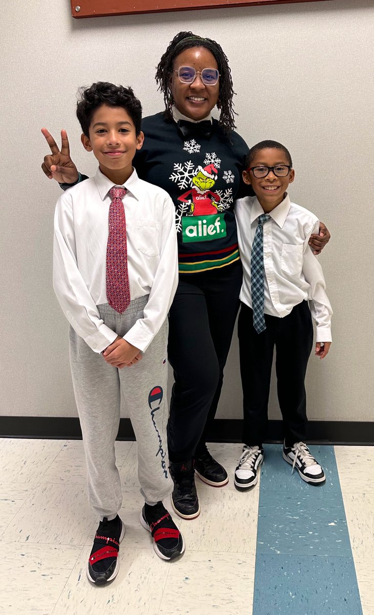 MrsWashTeaches's tweet photo. From starting with RGB Day to ending the week with a “Zoom” Day and everyday in between, #NationalComputerScienceWeek themed attire was 🔥🔥🔥

Our students came dressed to impress and learned fun facts behind computer science. #HourofCode https://t.co/Q211JKik2T