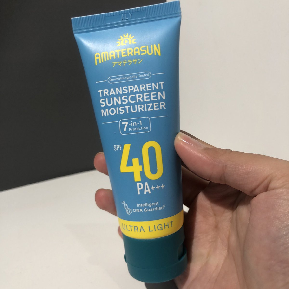 bobamilkytea's tweet photo. Giveaway Amaterasun Sunscreen Transparan✨⭐️
syarat :
- follow aku & @Amaterasunofc
- RT dan ❤️ twt ini
- reply dengan kalimat mengandung kata “sunscreen bening” sebanyaknya!
aku umumin 11 Desember yaa, good luck!🍀
#Giveaways #GAalert #GiveawayAlert #Giveaway https://t.co/kpbvLiyxLH