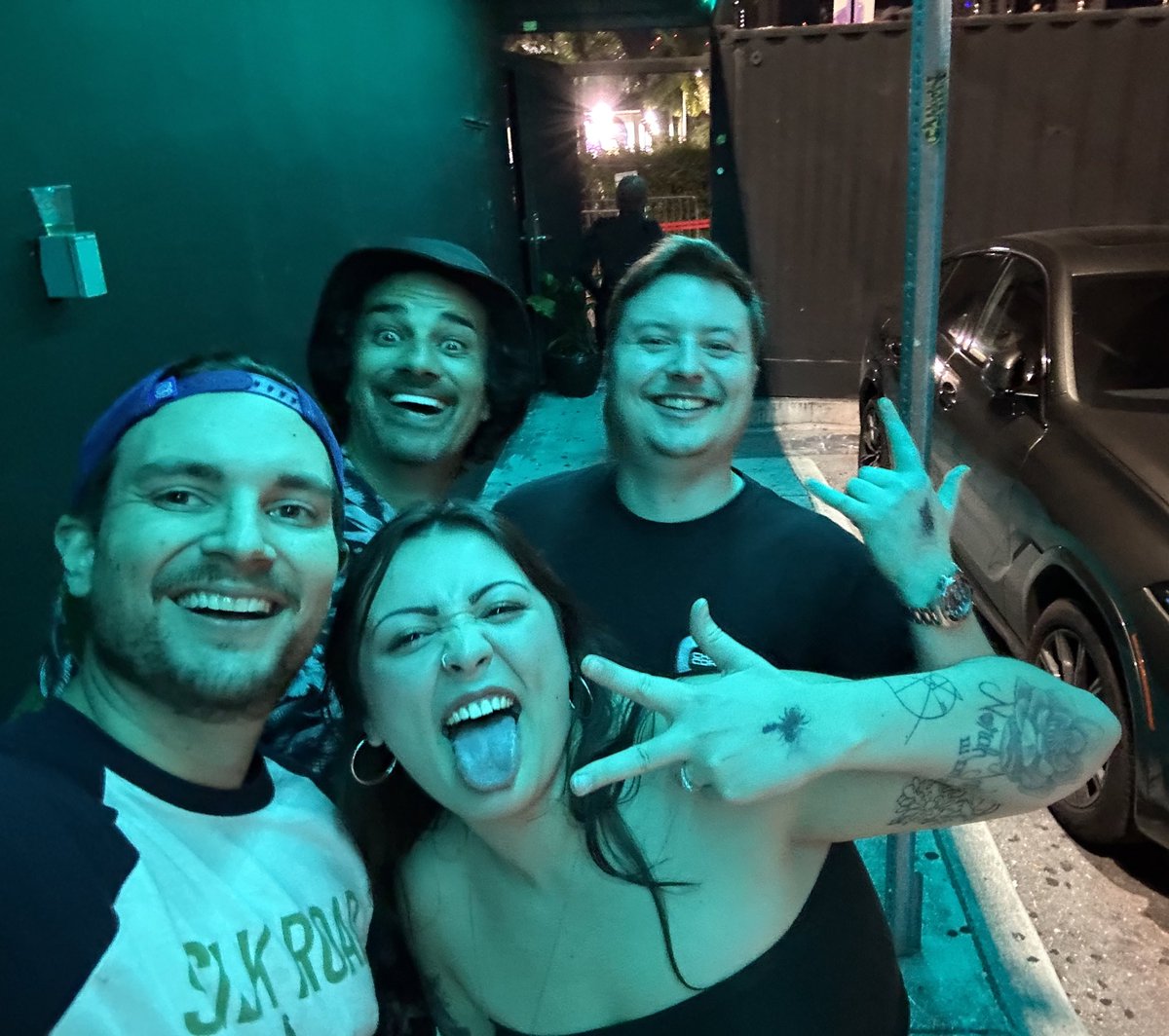 LLCubKing's tweet photo. Gn! 🌖 
Another great day down in MIAMI after hanging with the Dogs! Been so much fun already!! @woofcuhz @PsychoAape @EthRobertlail @metansangames @brassytuna 

#PitBullish 

Cant wait for our Community Dinner tomorrow with the full Meta Rebelz dog pack! And to finally get over to the @RebudNFT 🏠 too, & hang w/ more of the web3 fam!