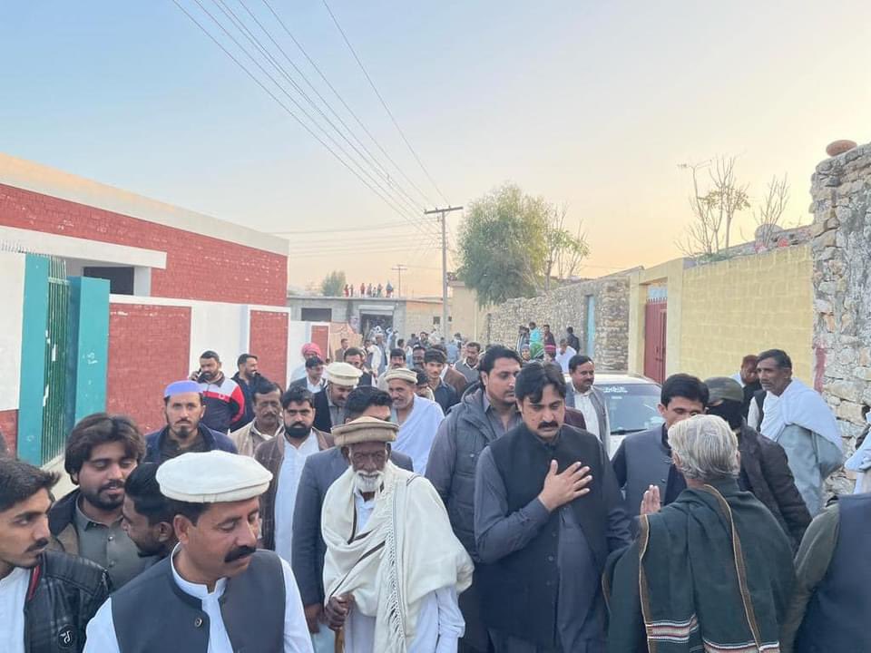 RehmatKhanPP3's tweet photo. یو سی اکھوڑی
ڈھوک سوائیں میں سردار ناصر خان و دیگر احباب  نے اپنی برادری و دوست و احباب سمیت سردار رحمت علی خان کے ساتھ شمولیت اختیار کی ۔تقریب سے امیدوار پنجاب اسمبلی حلقہ پی پی 3 اٹک سردار رحمت علی خان ،وقار اعوان اور سردار ناصر خان نے خطاب کیا۔ 
#Attock
#NawazSharifForPakistian