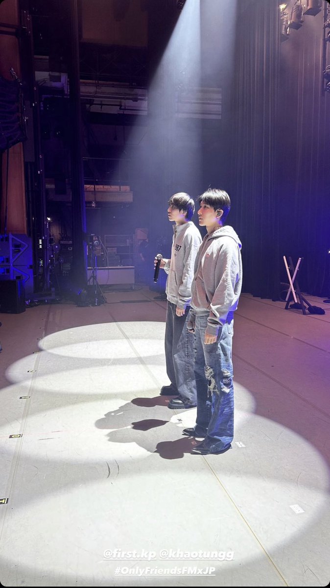 FirstKhaoLatam's tweet photo. Good luck in today's fanmeet 🫶🏻🧡 we hope to see more Only Friends fanmeets around the world soon 🥺
📍IG: som_somzz
#OnlyFriends1stFMinJP
#OnlyFriendsInLatam https://t.co/jQDj0DUyad