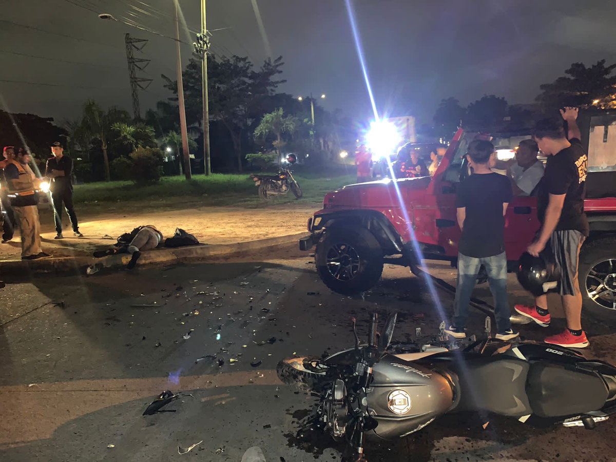 masntvhn's tweet photo. #MNTV |🚨 #Últimominuto |
¡Fatal! Un motociclista pierde la vida en accidente de tránsito en el #SegundoAnillo en #SanPedroSula. https://t.co/z8VcqNAznv