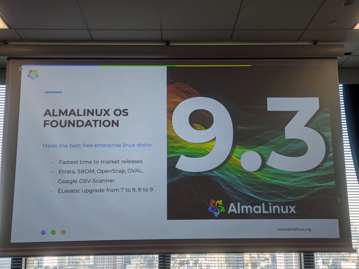 miraclelinux's tweet photo. 実際の開発とdistroの提供状況がうまくいってることを説明してるよ。
#AlmaLinux https://t.co/an0agavF6T