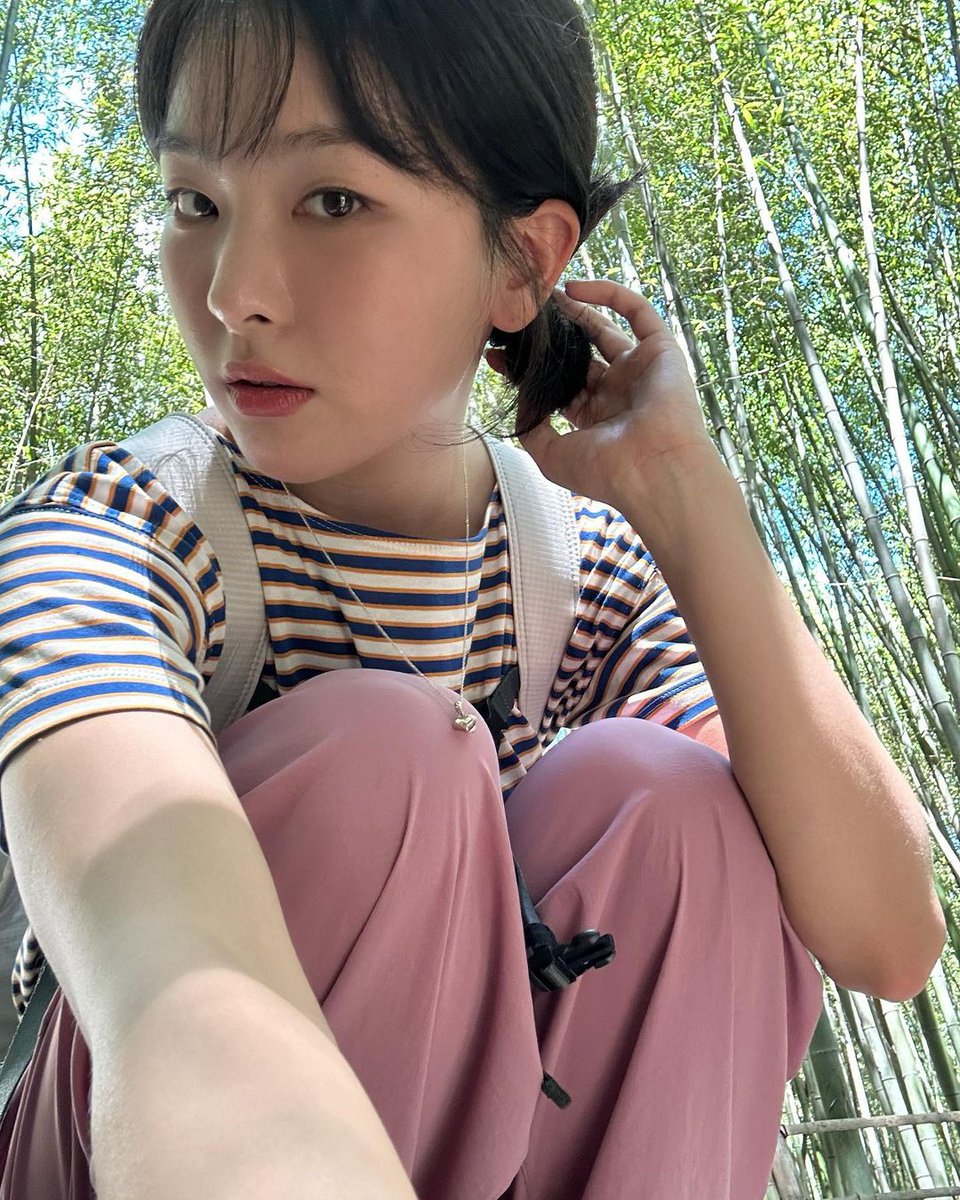 seulgi pics tweet media