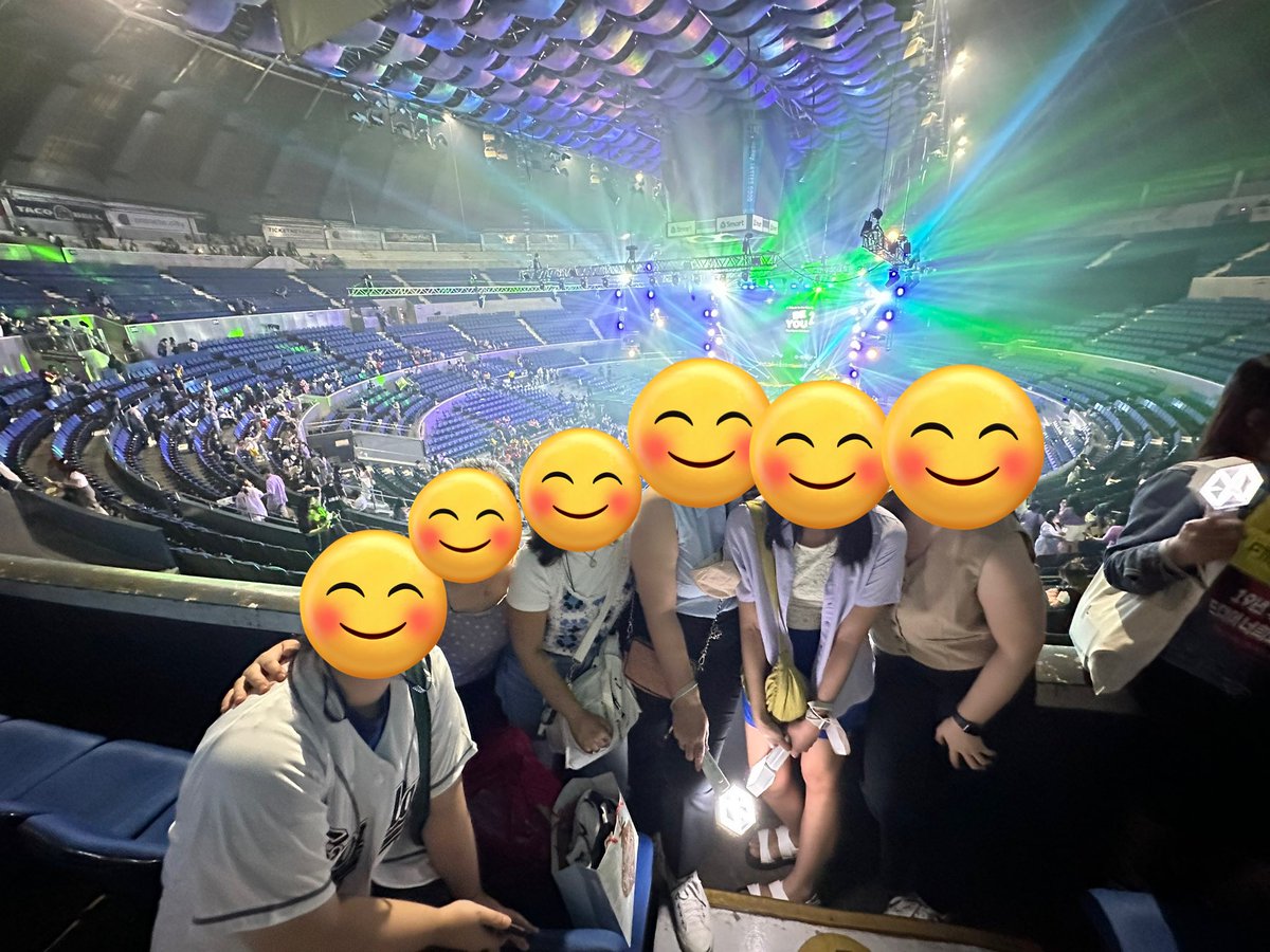 nikkio96's tweet photo. 1 year ago na pala to!! Happy to have seen XiuChen with you guys! The beginning of the #EXO tingi era! 🫶🏻🫶🏻🫶🏻 #Xiumin #Chen #BeYou2 @byunkimloey @maisquishysoo @ChogiwaKara @niniloeys @loeysbabie 🥰🥰🥰🥰 https://t.co/MMZ1crraxn