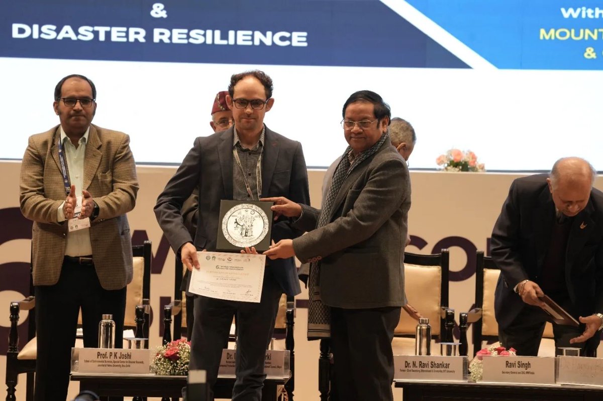 6WCDM2023's tweet image. Recognizing dedication and success on the journey towards resilience.

#ReshapingDisasterResponse #BuildingResilientFuture #ClimateAction #DisasterPreparedness #researchforchange #graphiceradeemedtobeuniversity #graphicerahilluniversity
