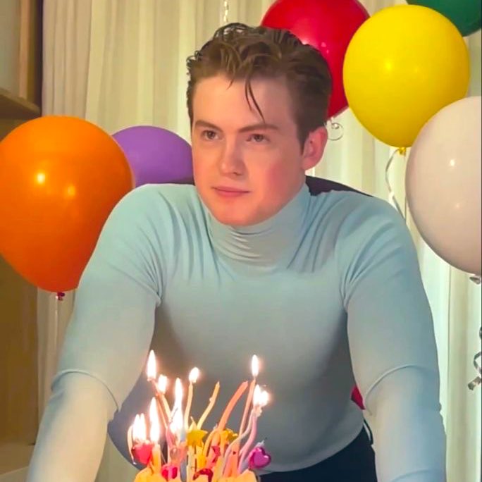 rosie ☆ tweet media