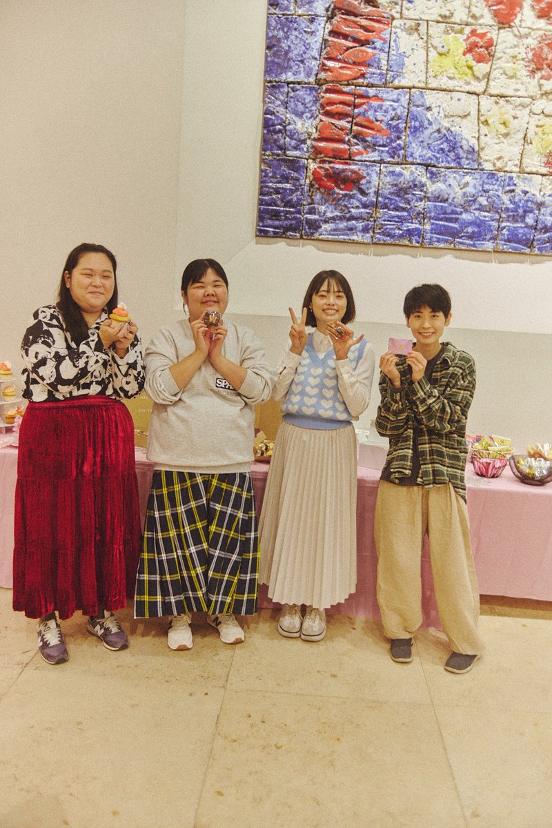 the_w_ntv's tweet photo. 「THE W」ケータリングとぼる塾の皆さん🧁
#ぼる塾 #THE_W https://t.co/jPzv8K5ViP