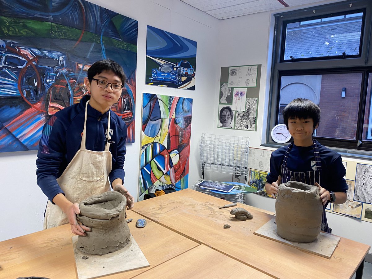 Coiling ceramics this morning- 3 lessons to go until the end of term- will we get them finished?! 🤷‍♀️🤞🏻