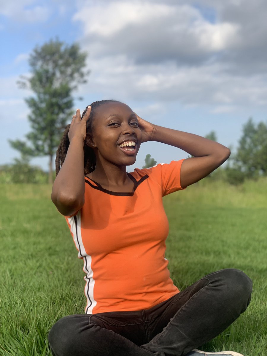 DadaStem's tweet image. Meet one of our teachers for this holiday. The kids here refer to her as Teacher Nkirote.
Just like Nelson Mandela, Teacher Nkirote believes that education is the most powerful weapon which you can use to change the world.
#DadaSTEM
#WatotoTucodeMashinani
#KidsCodingWeek