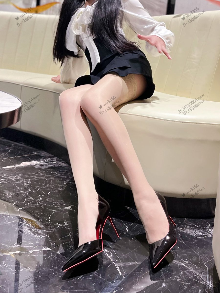 福利姬伍翩翩分享的黄推图片2 - 网红私拍内容