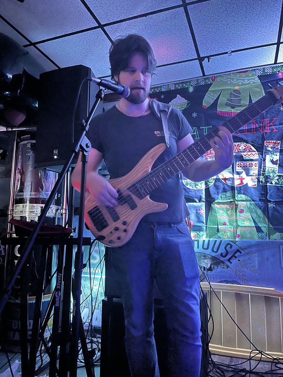 <a href="/dudemtnband/">Dude Mtn</a> at the Arctic bar, Ketchikan, AK, 99901.