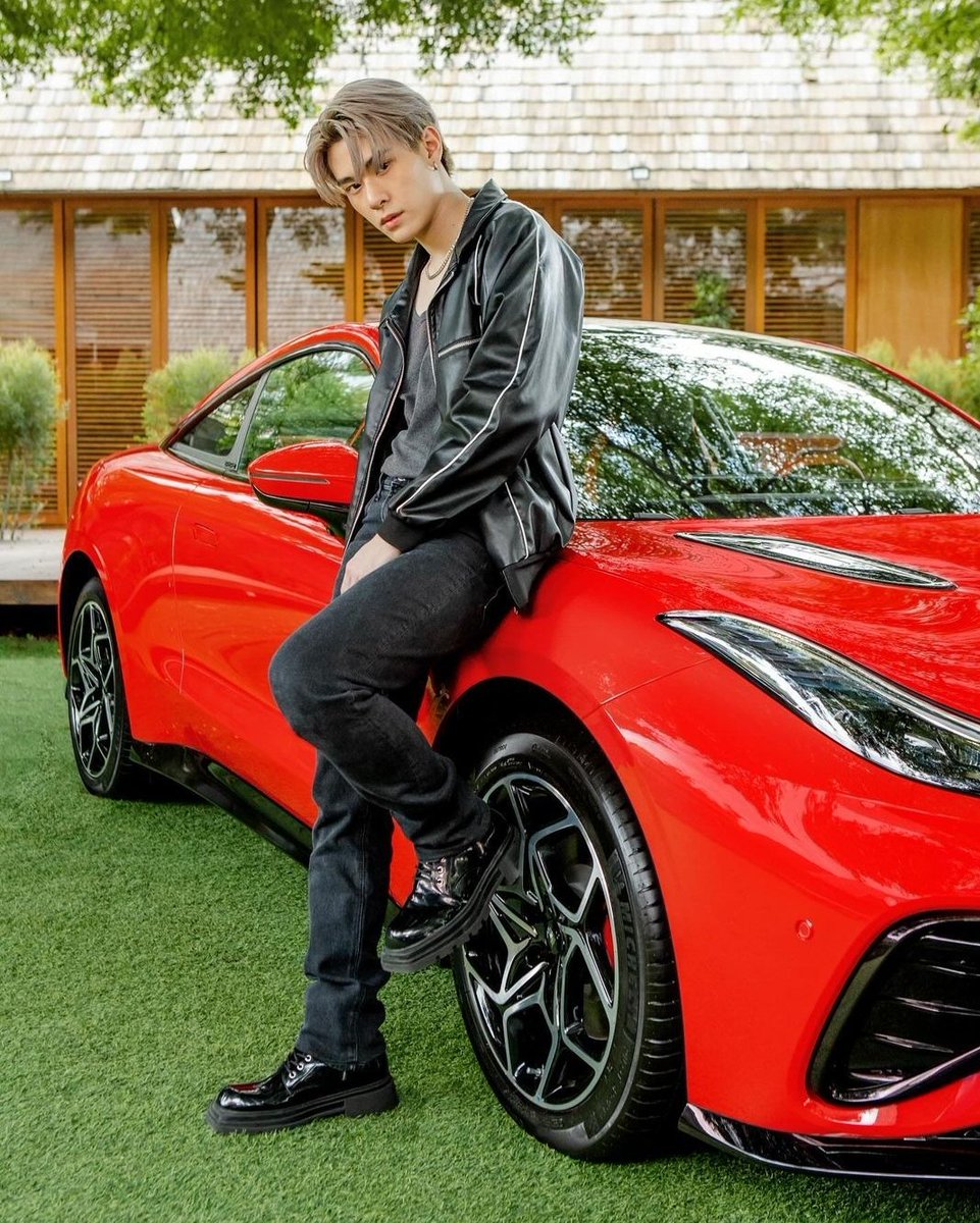 ChRungna's tweet image. 🚘รถหล่อมากครับ❤️‍🔥เริ่ดทั้งรถทั้งนายแบบ หล่อเท่ห์ ดูดีขนาดนี้ พรีเซ็นเตอร์ต้องเข้าแล้วน๊า 

ปล.วันนี้เต็มที่เลยนะครับ ส่งใจไปเชียร์รัวๆๆๆๆๆ🫶🏻❤️😉

#NetaAutoThailand
#MotorExpo2023
#NETAGT 
#รถยนต์ไฟฟ้า 
#JackieJackrin