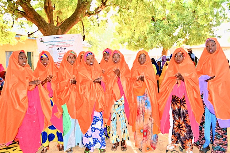 NanaEmpowerment's tweet photo. At a town hall meeting to commemorate #16Daysofactivism2023 Bunkari community, Binji local government, Sokoto State, were unanimous in their voices for continued support to @USAID_MOMENTUM @JhpiegoNigeria #MCGL education & empowerment programs to address GBV in their community. https://t.co/GpACuEyyyR