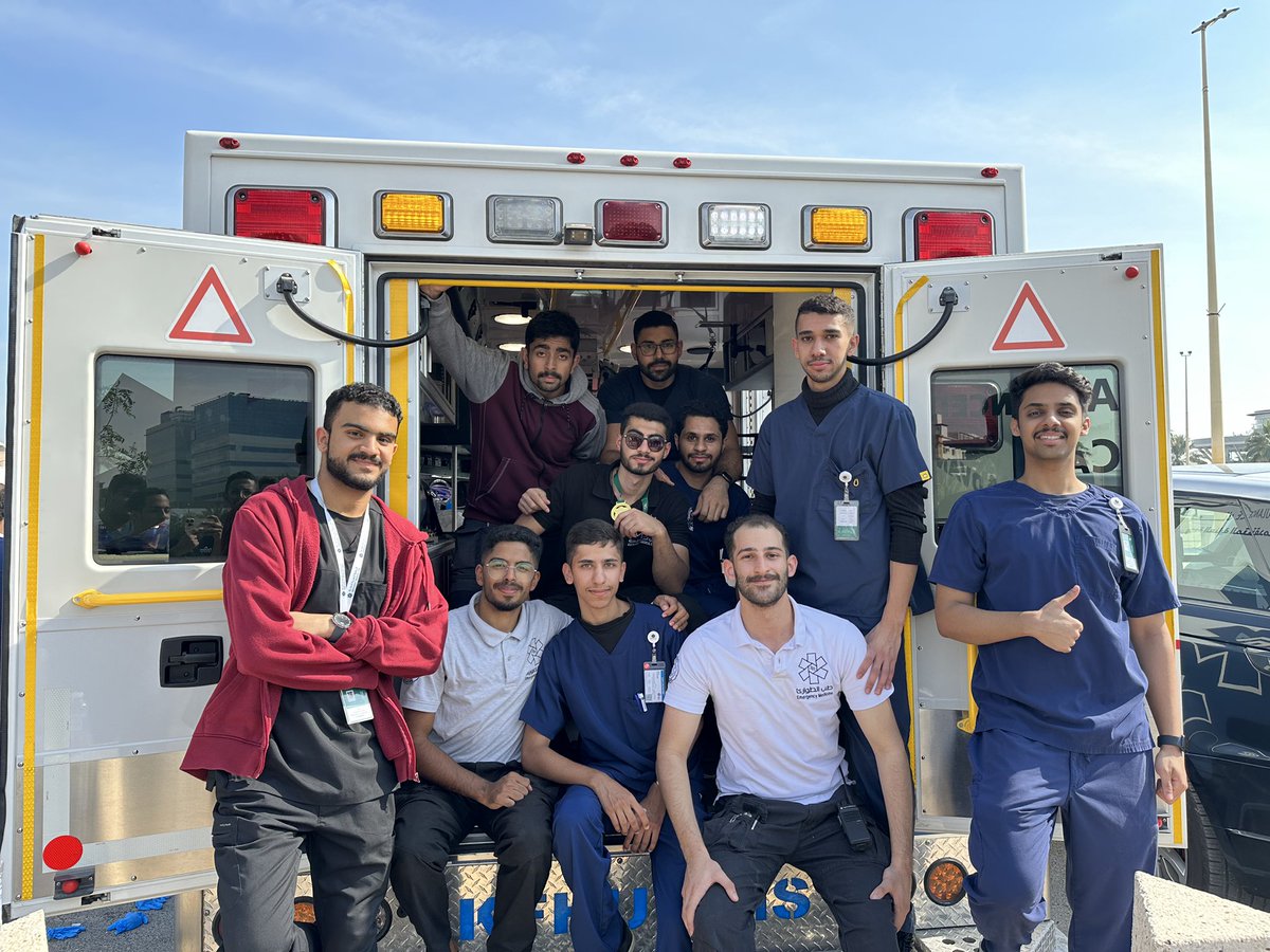EMS221_'s tweet photo. شارك طلاب قسم الرعاية الطبية الطارئة بالتعاون مع مستشفى الملك فهد الجامعي ب #سباق_الجري_25

#iau #الرعاية_الطبية_الطارئة #EMS221 https://t.co/YPqrxLaOxZ