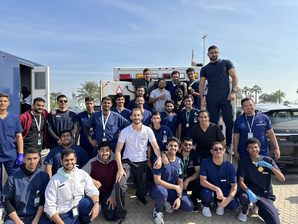 EMS221_'s tweet photo. شارك طلاب قسم الرعاية الطبية الطارئة بالتعاون مع مستشفى الملك فهد الجامعي ب #سباق_الجري_25

#iau #الرعاية_الطبية_الطارئة #EMS221 https://t.co/YPqrxLaOxZ