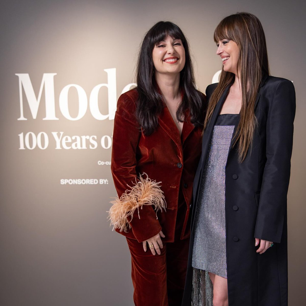 zzssh_'s tweet photo. #DakotaJohnson #EvaGoicochea ❤️❤️ https://t.co/GLgA6fqWE4