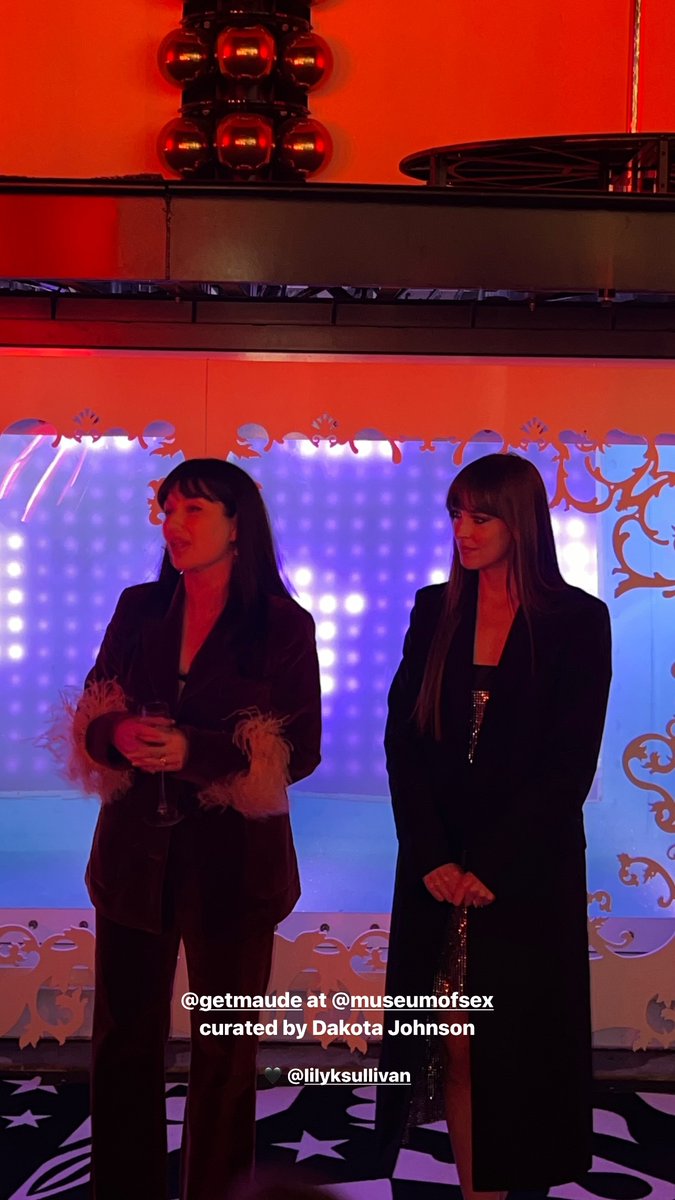 zzssh_'s tweet photo. #DakotaJohnson #EvaGoicochea ❤️❤️ https://t.co/GLgA6fqWE4