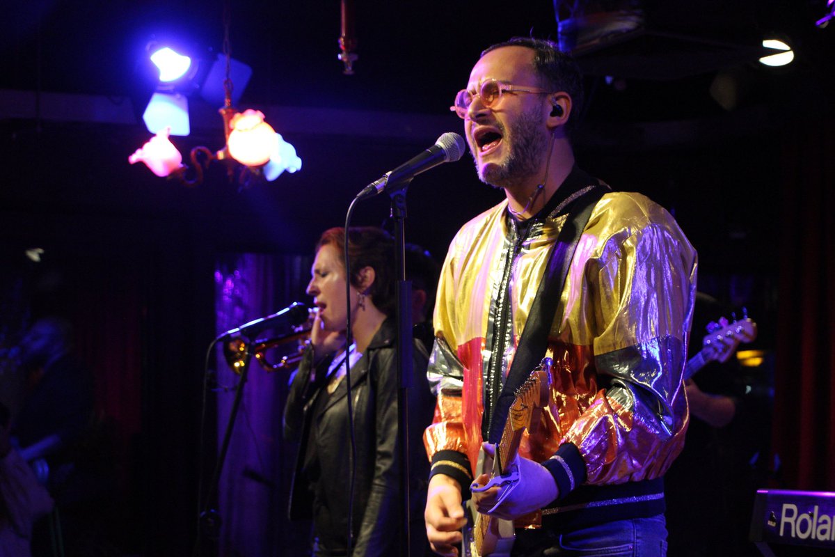 Este maravilloso show me confirmó q el nuevo disco lo quiero grabar en directo, a la viejo usanza, junto a esta maravillosa banda. Este año logramos el sonido q siempre soñé en vivo con la incorporación del talento de <a href="/aka/">alexia</a>.maimai @fransimusic y @sergio_enlosvientos 
📸 @notchechy