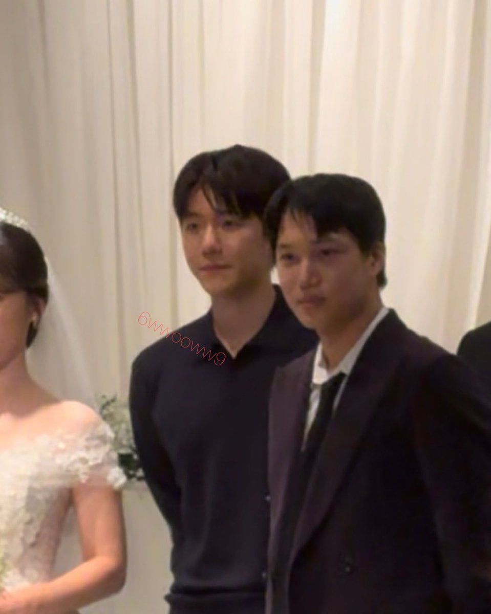 xunhuas's tweet photo. More new photo updates of Baekhyun, Jongin, Kyungsoo, and Jongdae during photo time at Manager Yongmin’s wedding today‼️📸🤵🏻 https://t.co/9ivChRgnyr