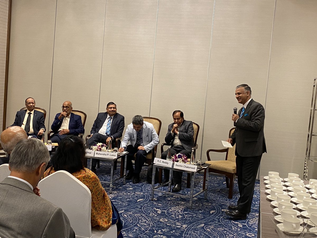 forum_blue's tweet photo. Celebrating 40 years of @RIS_NewDelhi : The veterans discussing the journey of #RIS
@Sachin_Chat @SKMohanty2018 https://t.co/GJlT1liwor