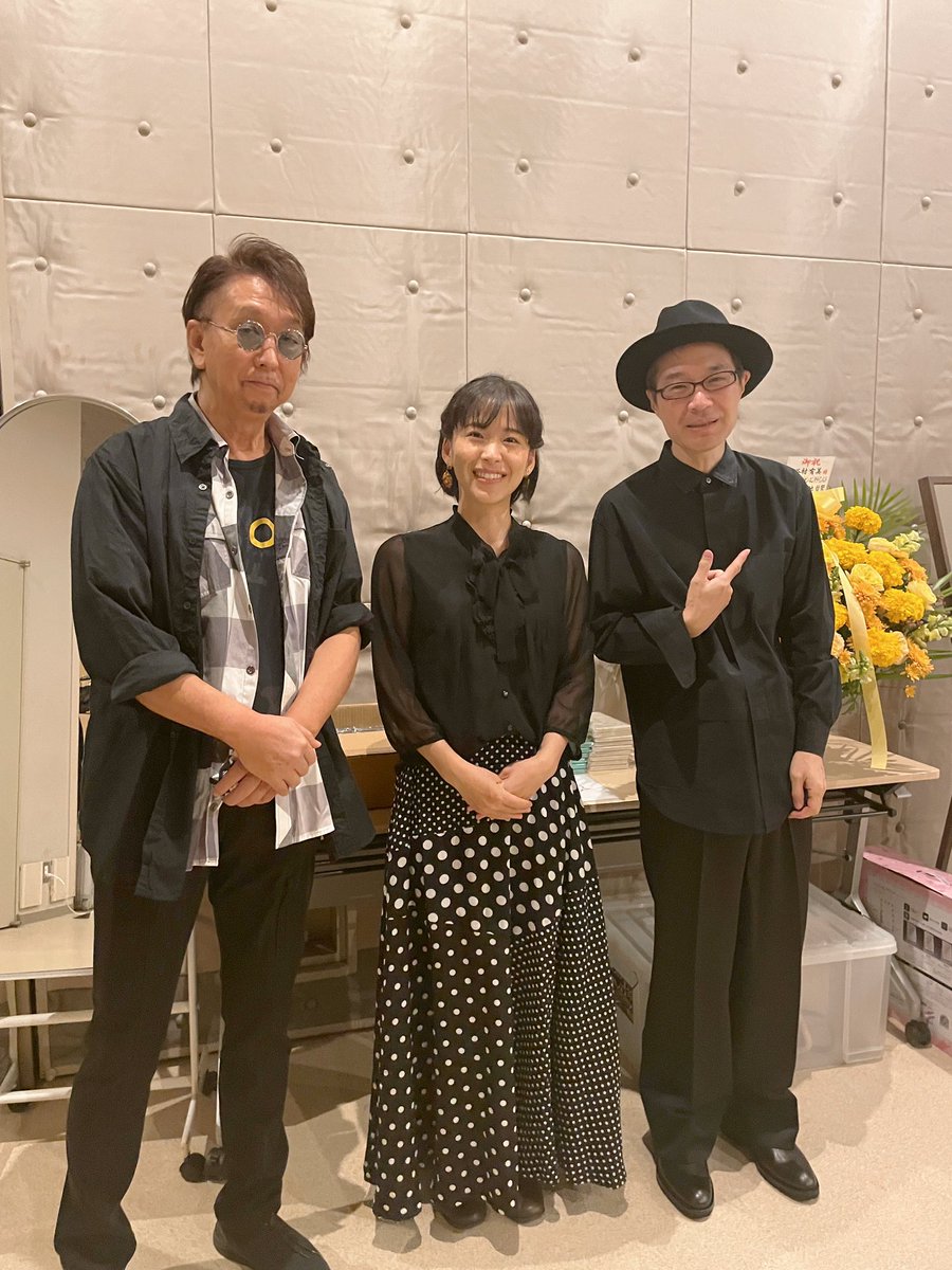 ogippara's tweet photo. 谷村有美さんサポートで鍵盤、トランペット、コーラスをやらせていただきました！ パーカッション菅原裕紀さん、ギター加藤みちあきさんという巨匠お二人と。谷村さんはコンサートタイトルの通りお人柄も歌声もハートフルな方でした❤️‍🔥
お洒落神曲達に痺れまくりで学びが多すぎでした！楽しかったー！！ https://t.co/K9abc60PhM
