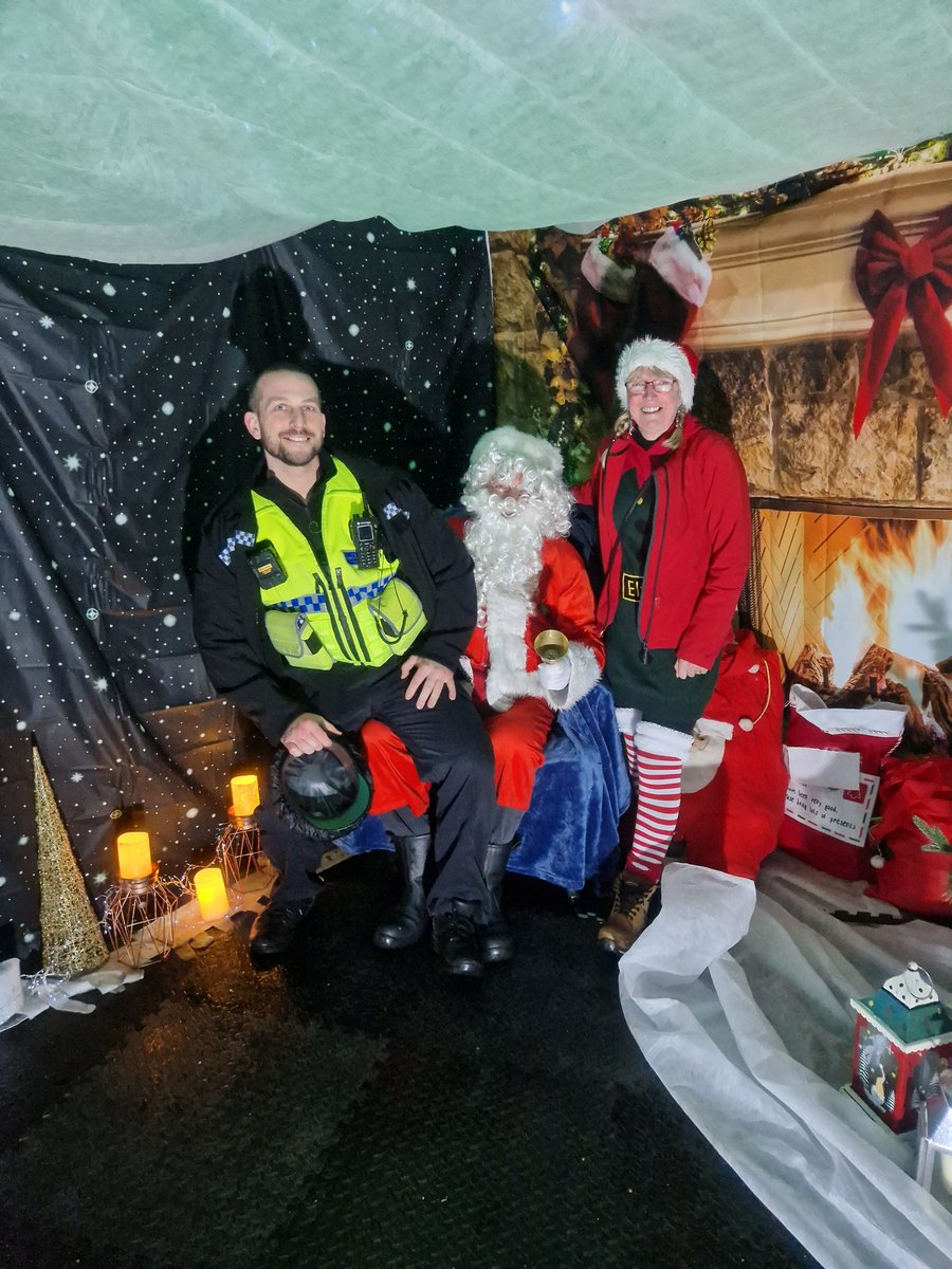 Our Santa's grotto is up and running @HaroldPark15 from 12-3pm.  Get the wellies on and wrap up warm and come see Santa and his helpers.